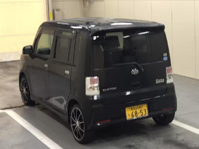 DAIHATSU MOVE CONTE