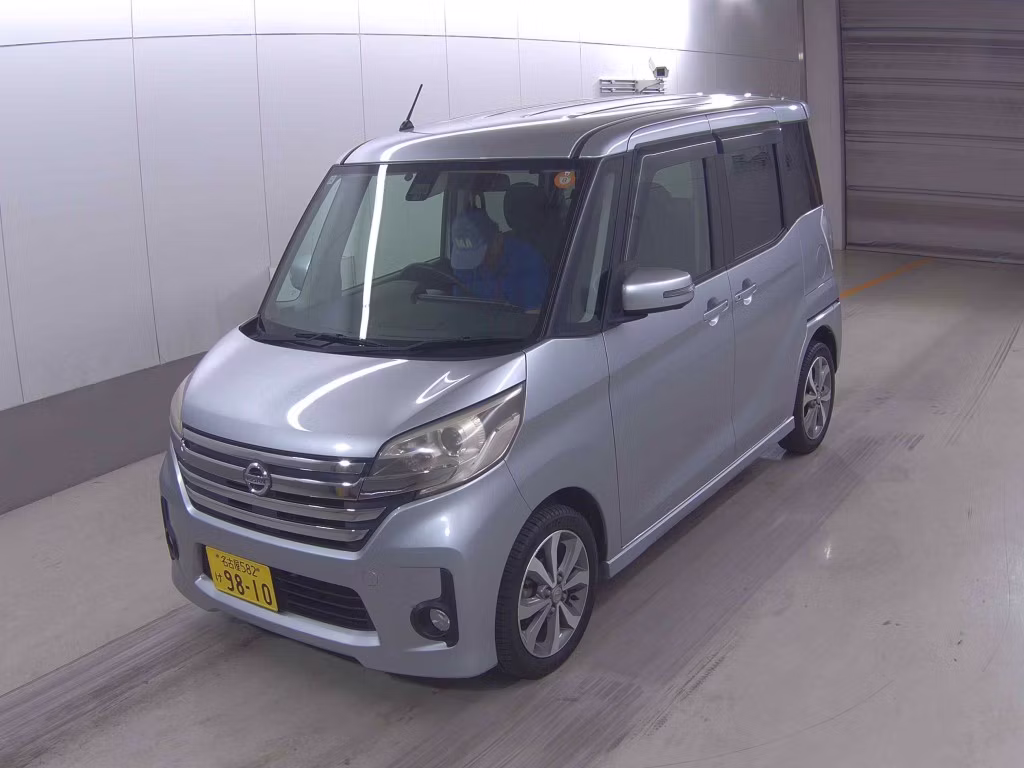NISSAN DAYZ ROOX