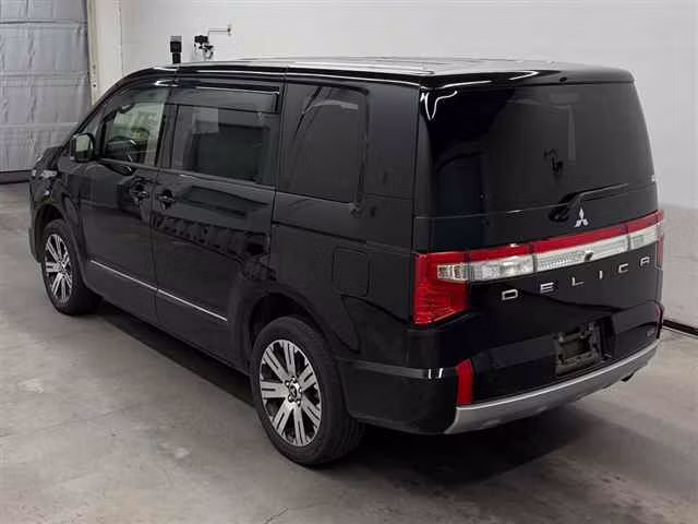 MITSUBISHI DELICA D:5