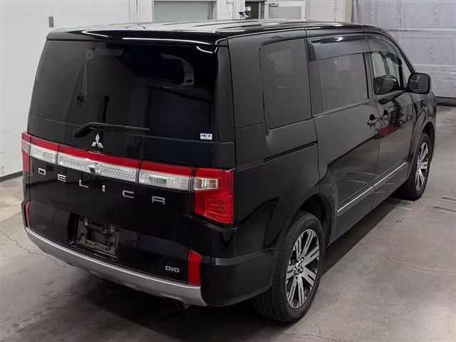 MITSUBISHI DELICA D:5