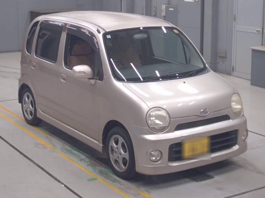 DAIHATSU MOVE LATTE