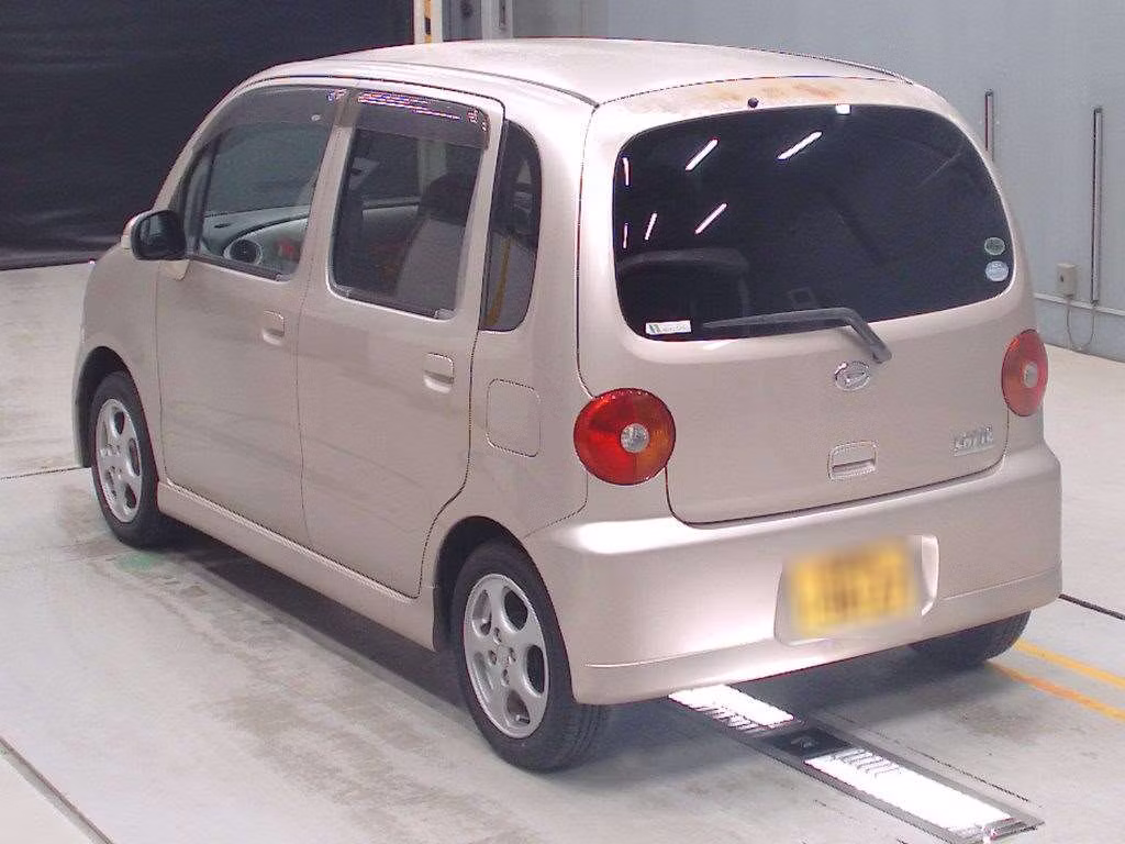 DAIHATSU MOVE LATTE