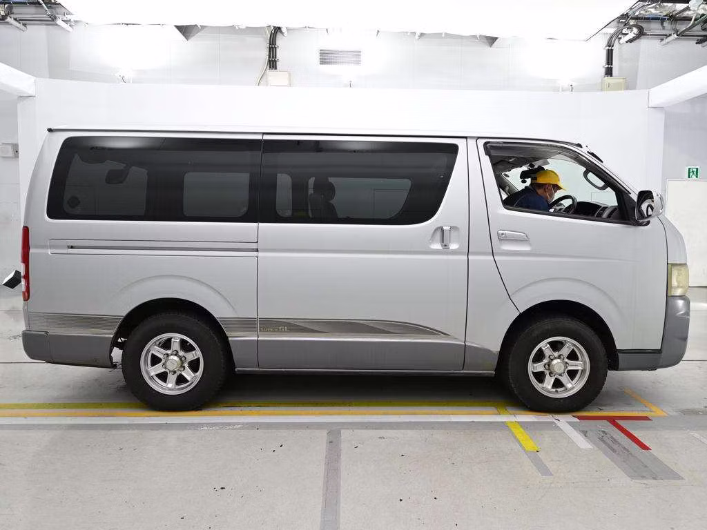 TOYOTA REGIUS ACE