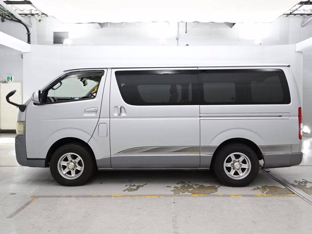 TOYOTA REGIUS ACE
