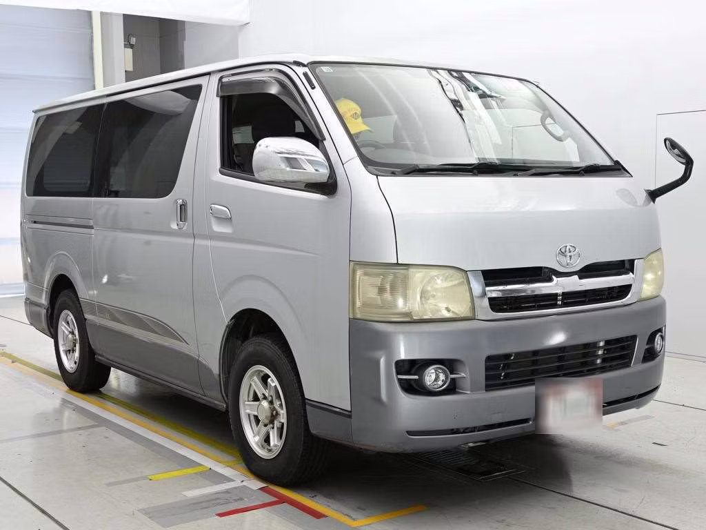 TOYOTA REGIUS ACE