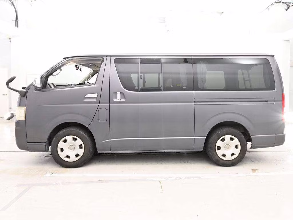 TOYOTA REGIUS ACE