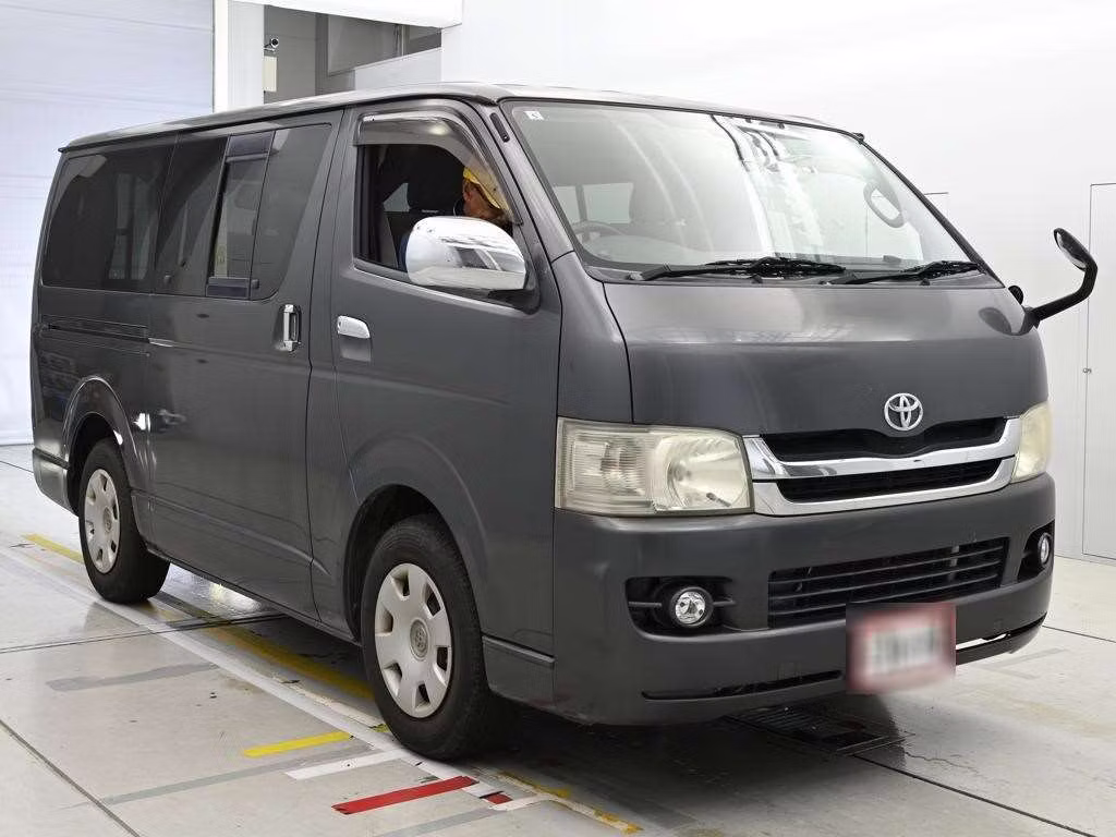 TOYOTA REGIUS ACE