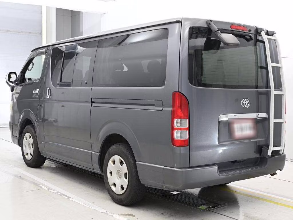 TOYOTA REGIUS ACE
