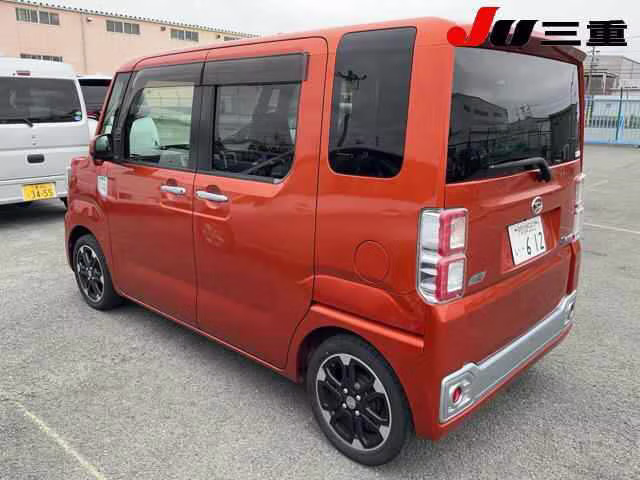 DAIHATSU WAKE