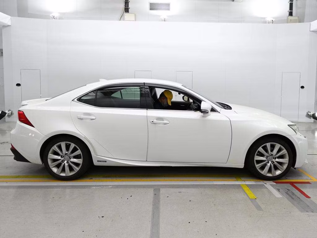 LEXUS IS300H