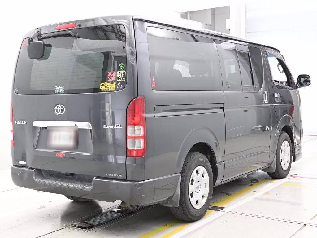 TOYOTA REGIUS ACE