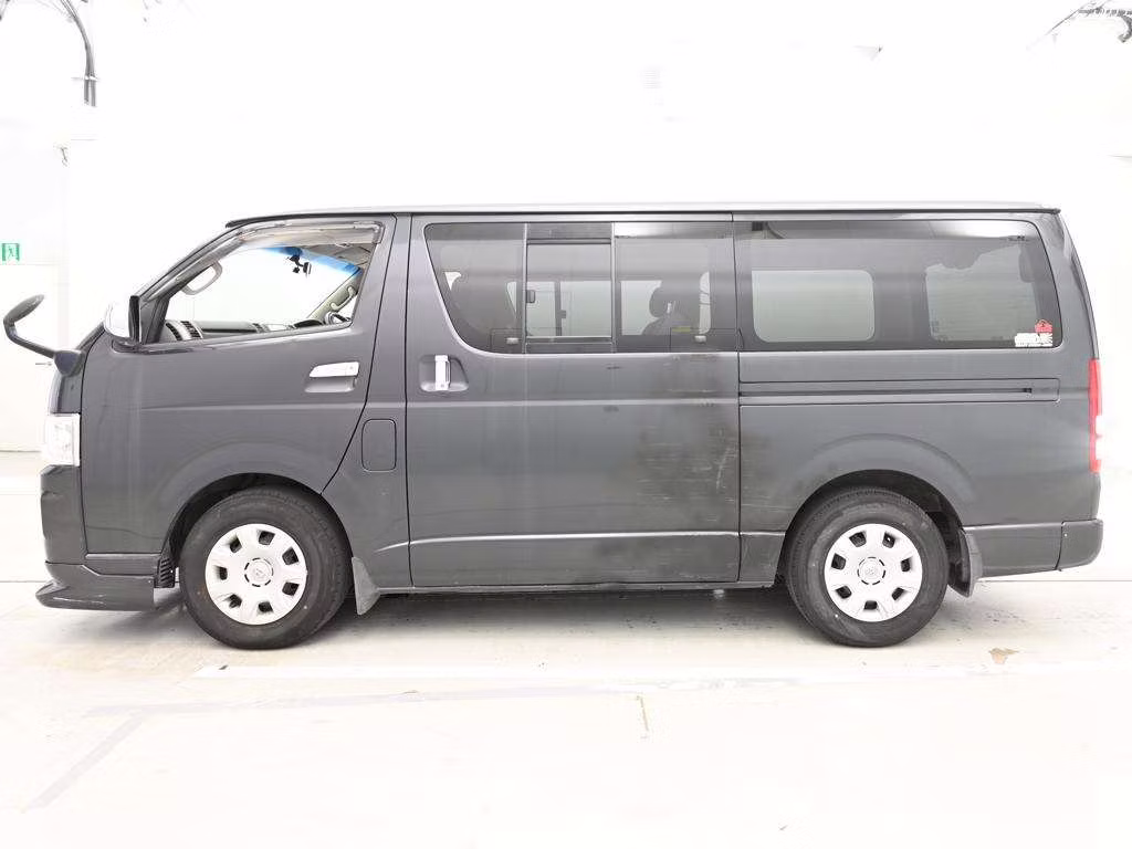 TOYOTA REGIUS ACE