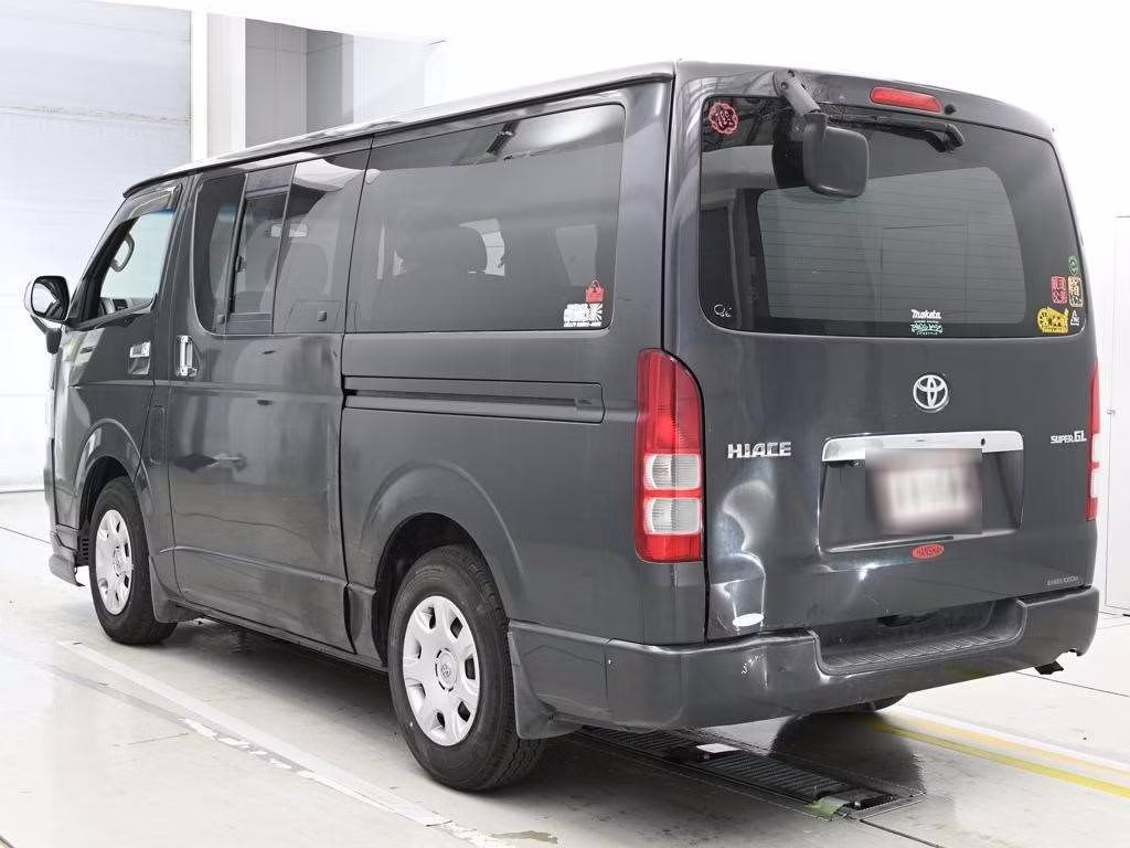 TOYOTA REGIUS ACE