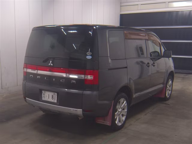 MITSUBISHI DELICA D:5