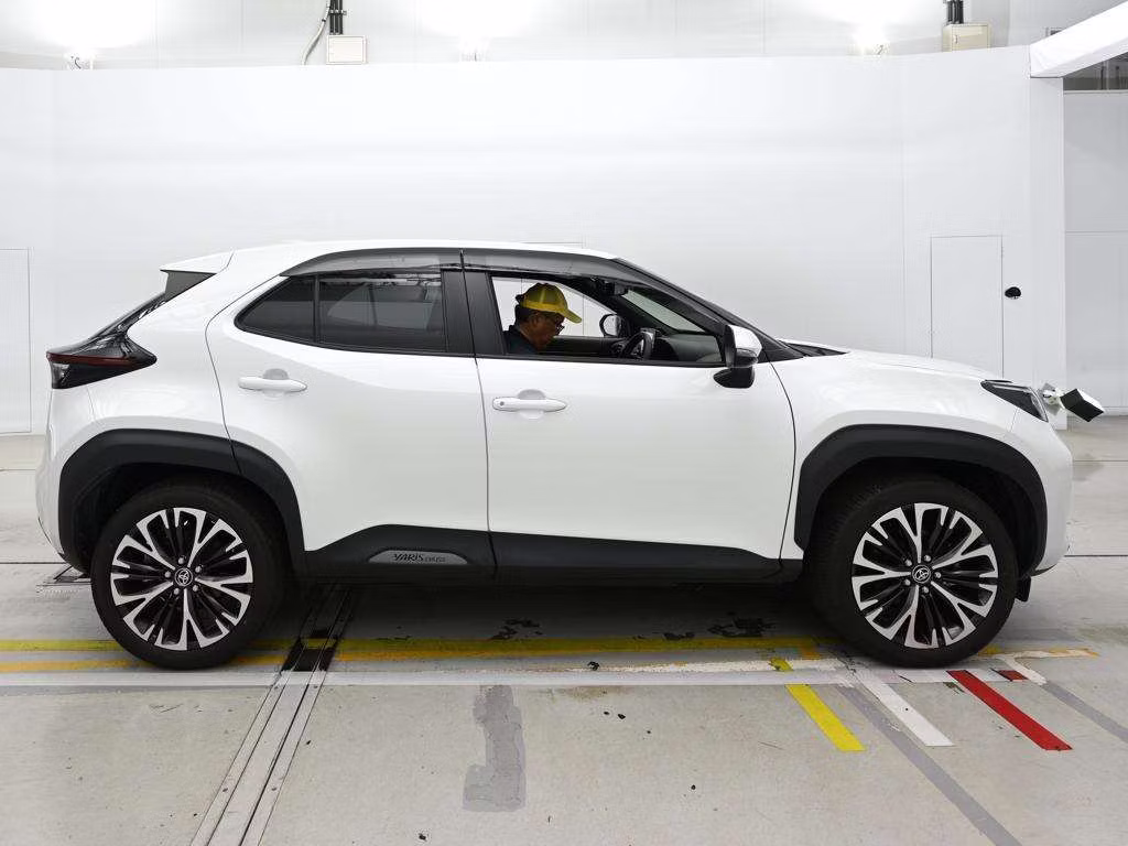 TOYOTA YARIS CROSS