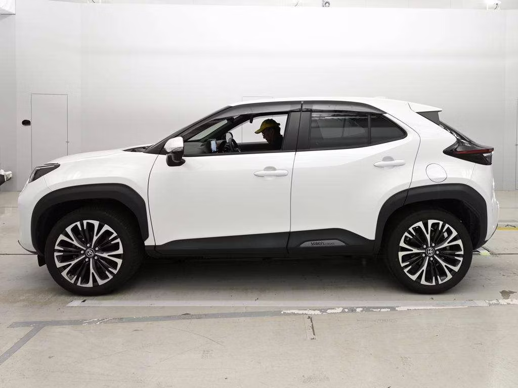TOYOTA YARIS CROSS