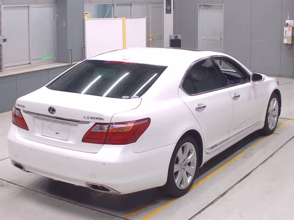 LEXUS LS600H