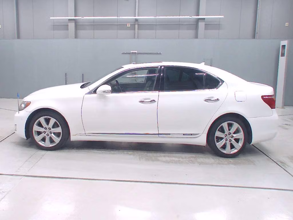 LEXUS LS600H
