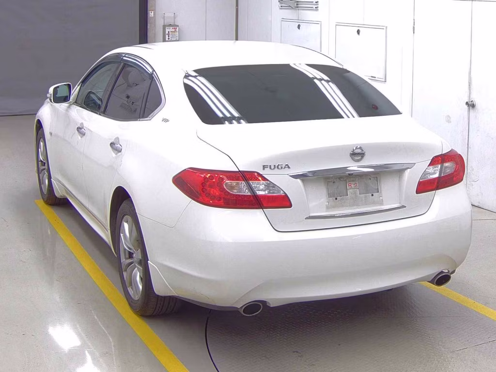 NISSAN FUGA