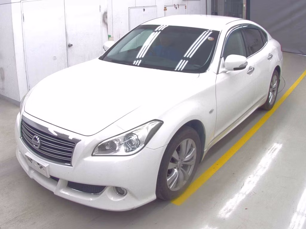 NISSAN FUGA