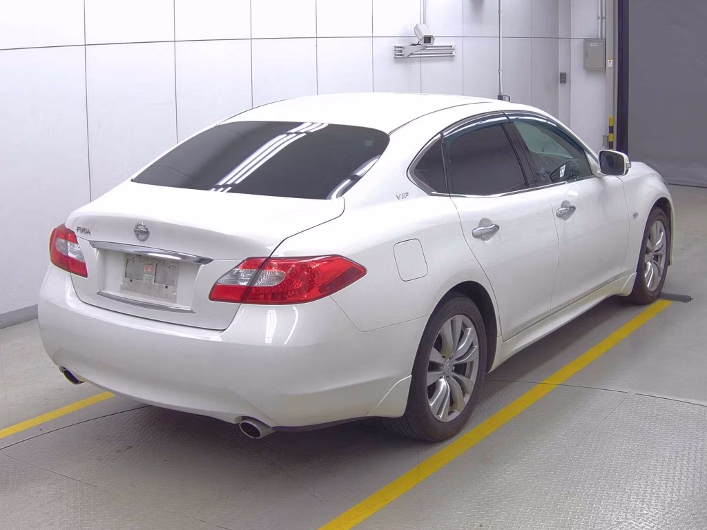 NISSAN FUGA