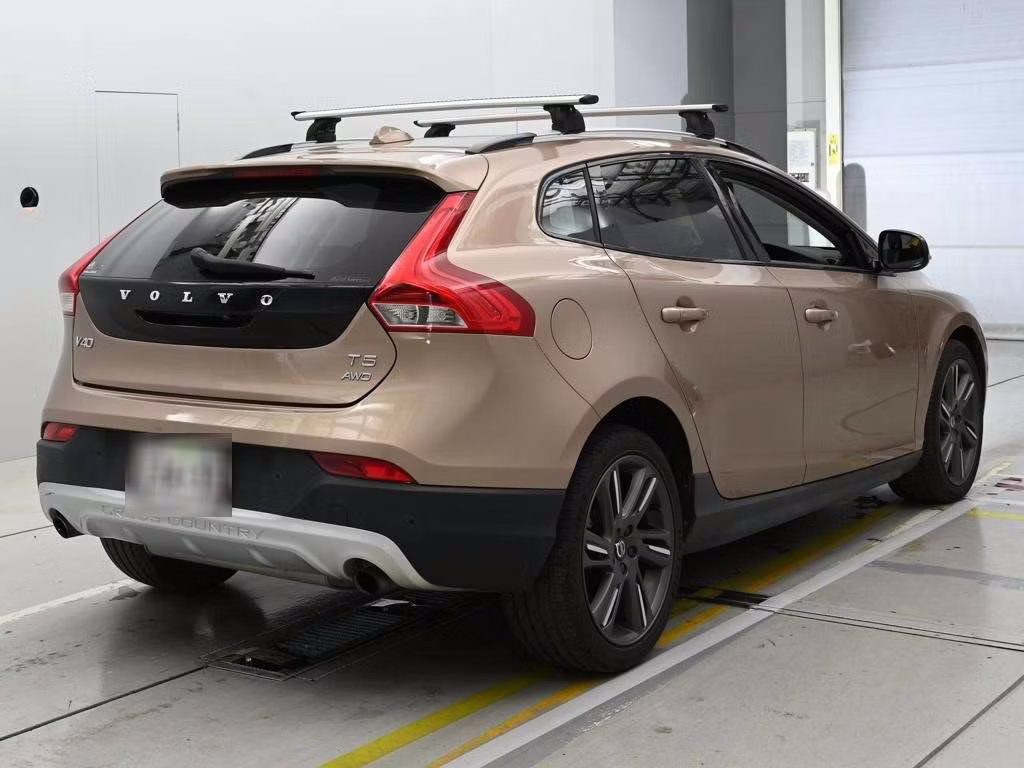 VOLVO V40