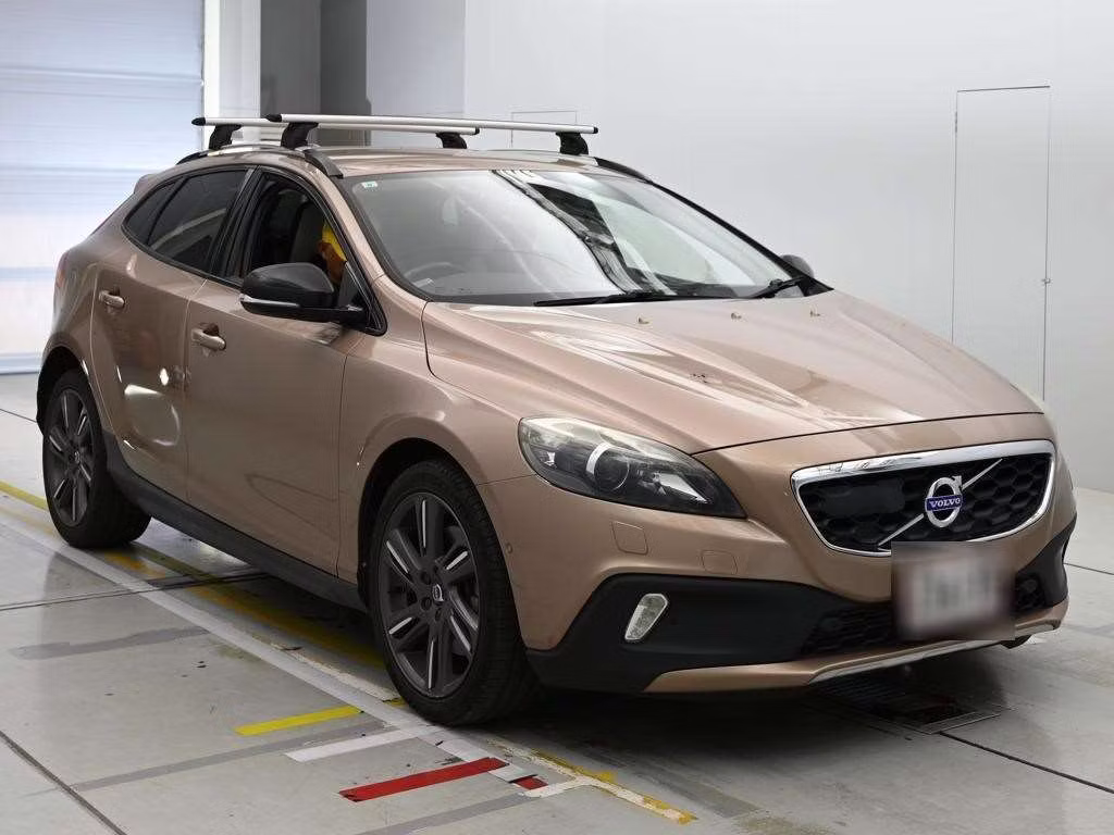 VOLVO V40