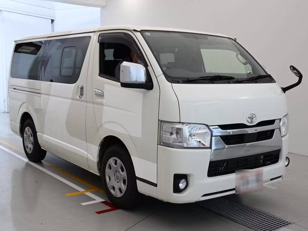 TOYOTA REGIUS ACE