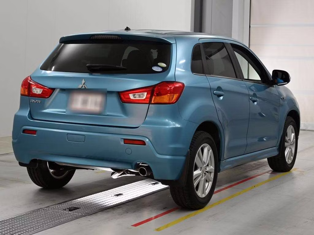 MITSUBISHI RVR
