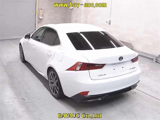 LEXUS IS300H