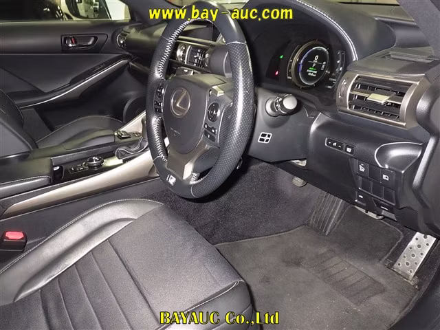 LEXUS IS300H