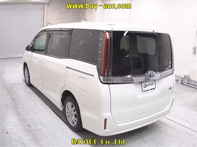 TOYOTA NOAH