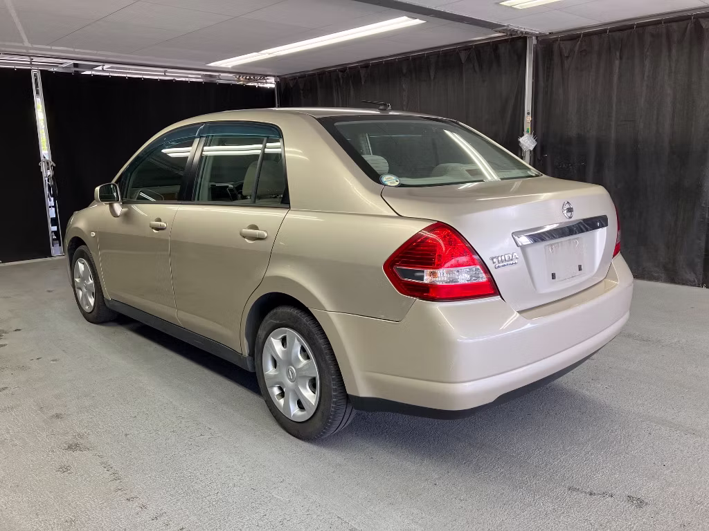 NISSAN TIIDA LATIO