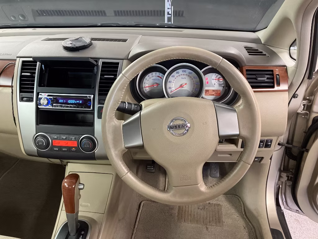 NISSAN TIIDA LATIO