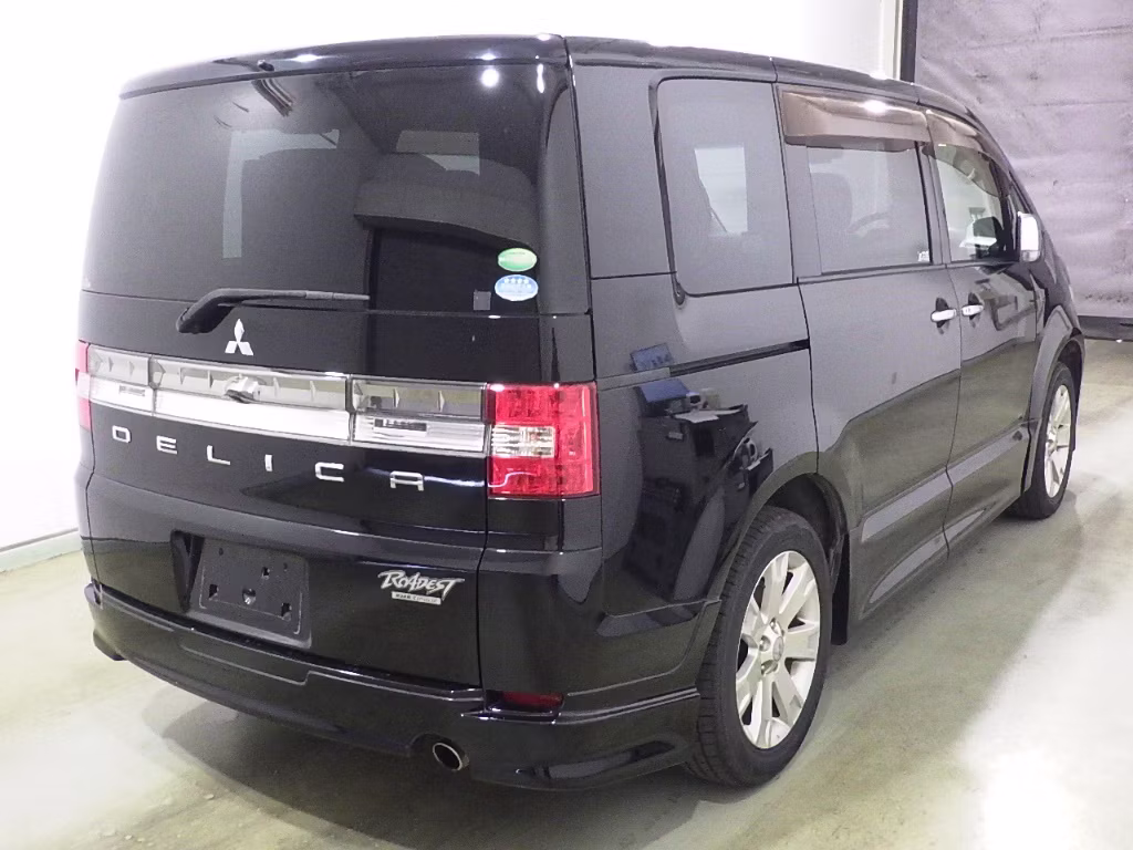 MITSUBISHI DELICA D:5
