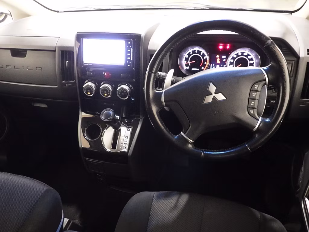 MITSUBISHI DELICA D:5