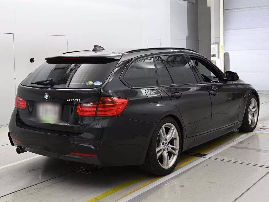 BMW 3-SERIES