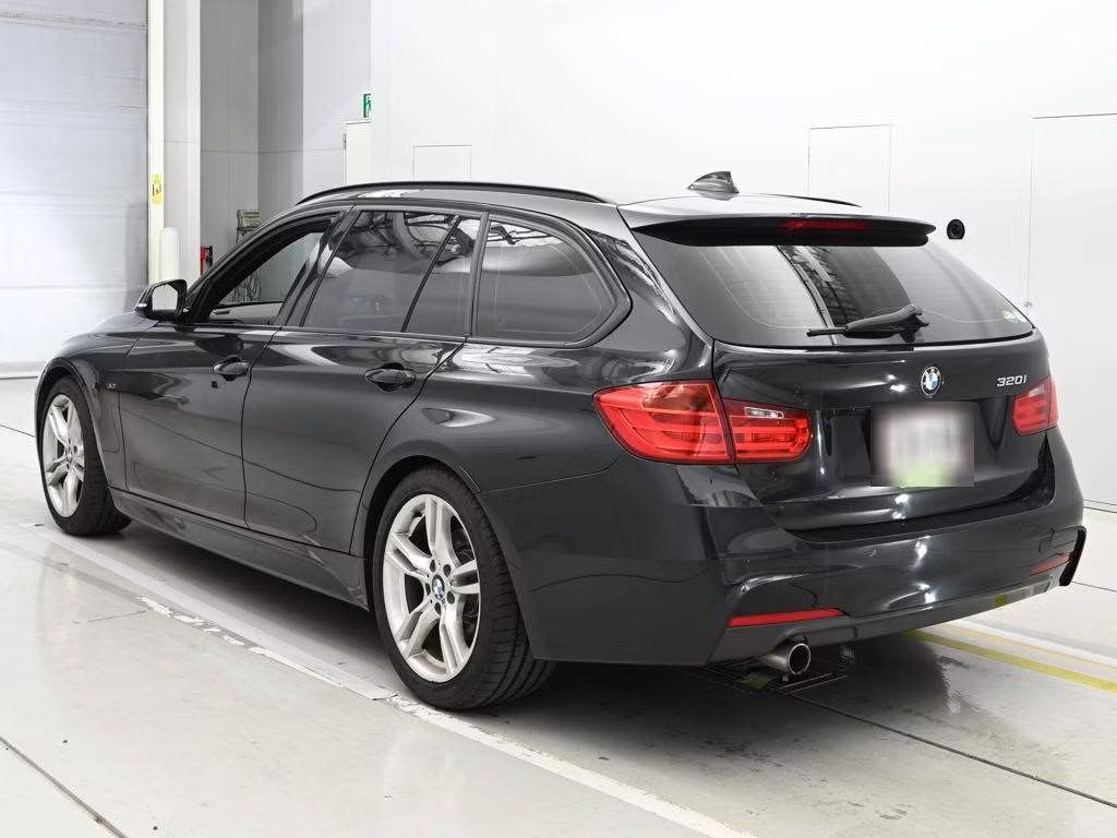 BMW 3-SERIES