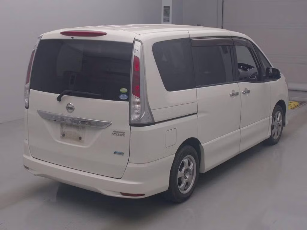 NISSAN SERENA