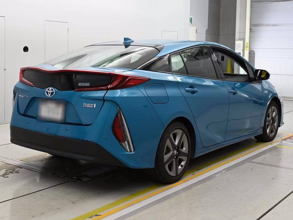 TOYOTA PRIUS PHV