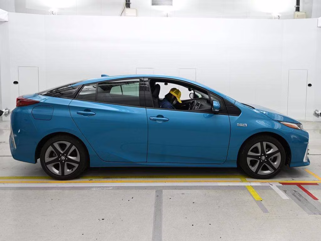 TOYOTA PRIUS PHV