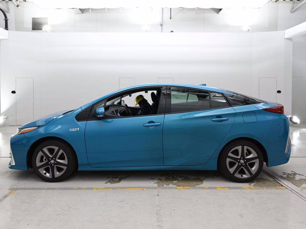 TOYOTA PRIUS PHV