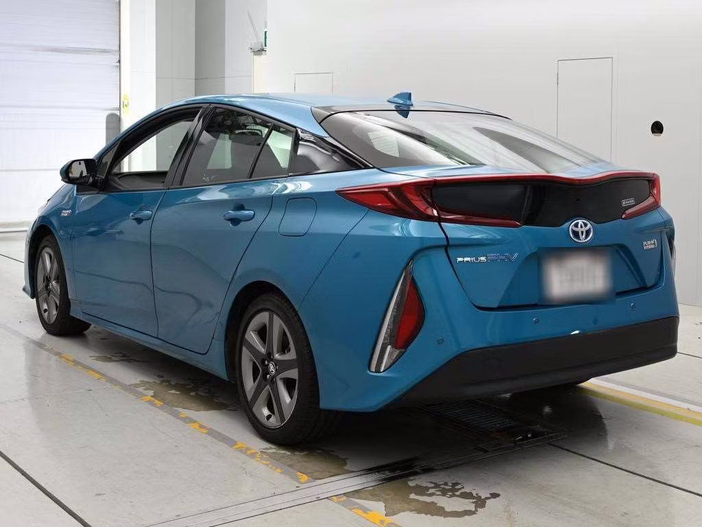TOYOTA PRIUS PHV