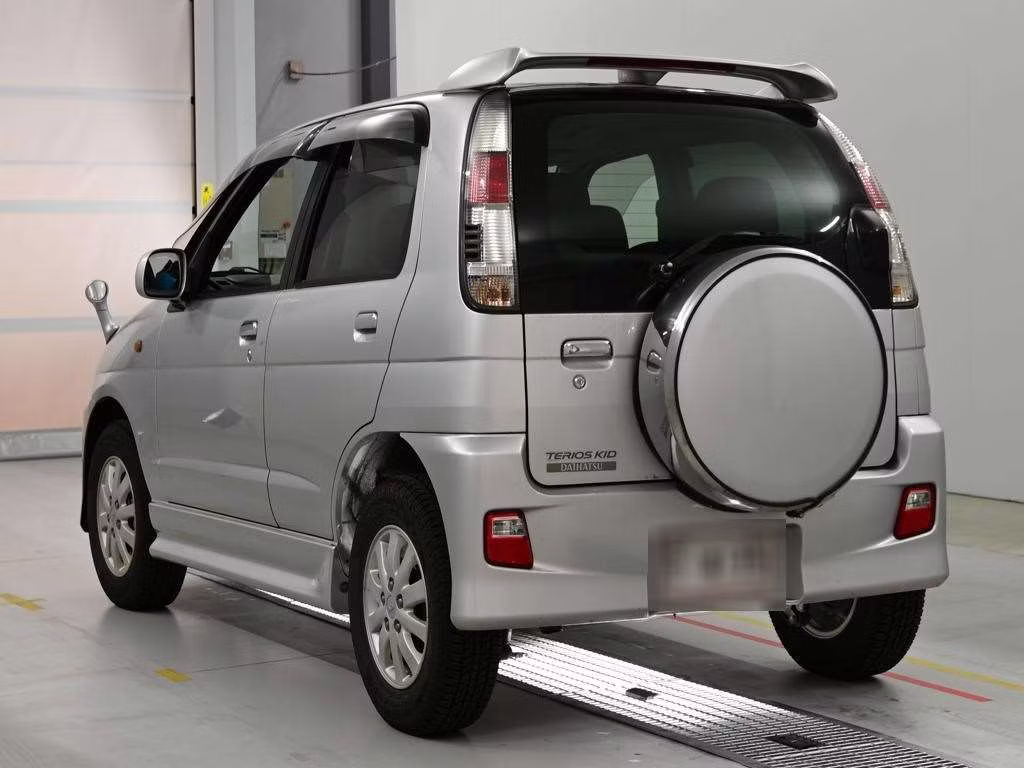 DAIHATSU TERIOS KID