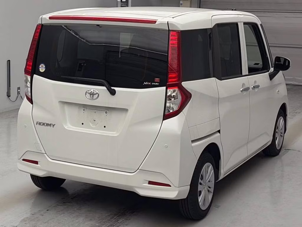 TOYOTA ROOMY