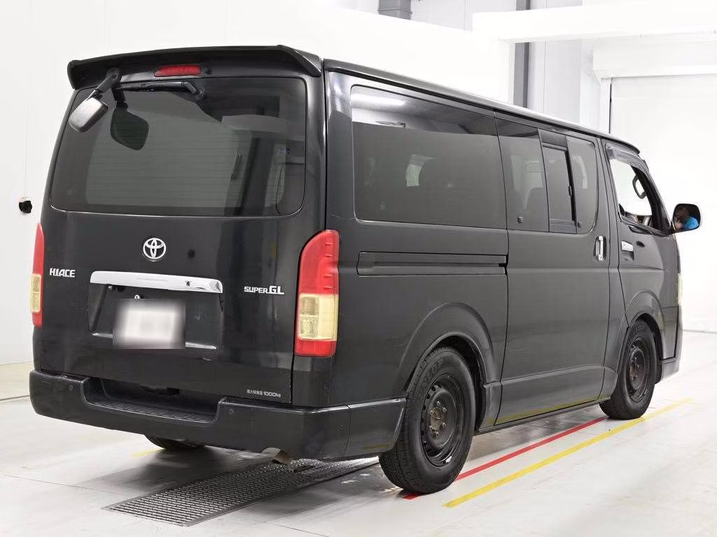 TOYOTA REGIUS ACE