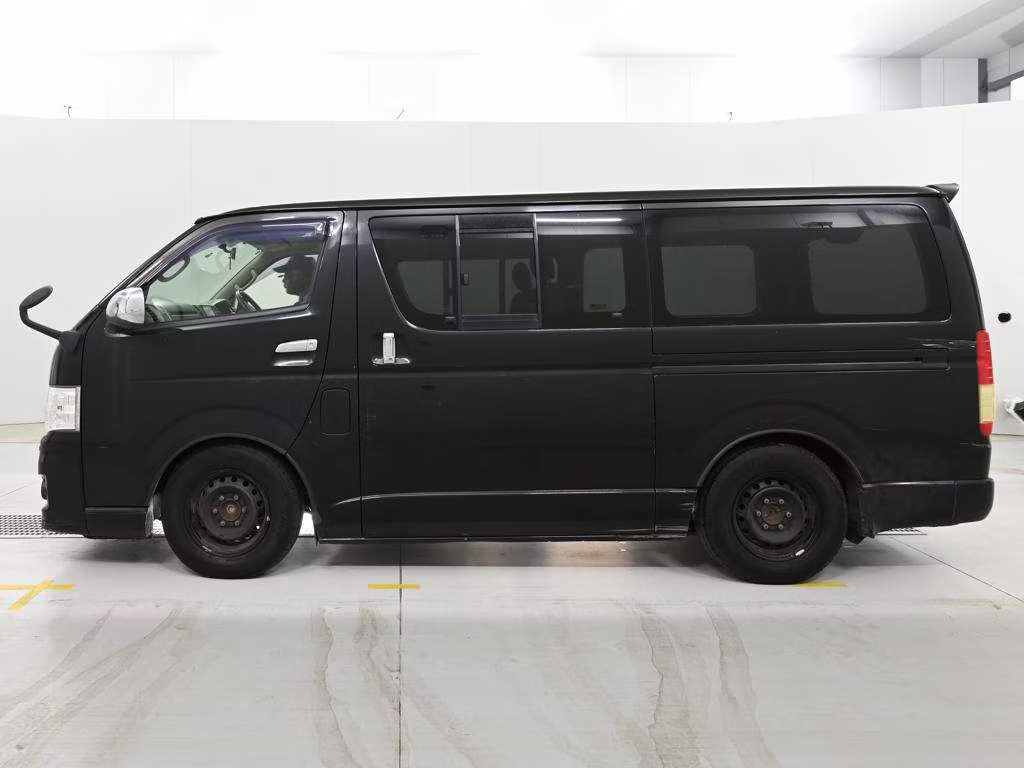 TOYOTA REGIUS ACE