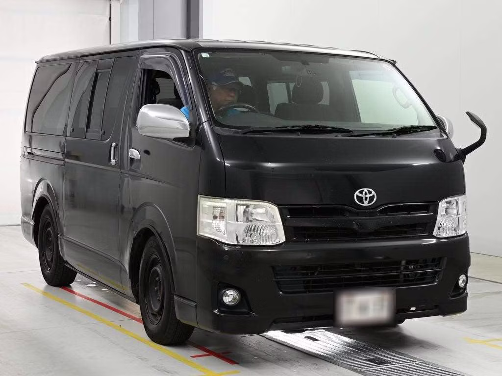 TOYOTA REGIUS ACE