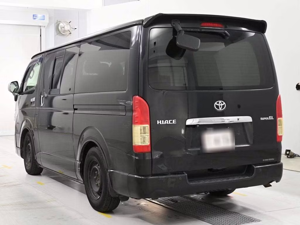TOYOTA REGIUS ACE