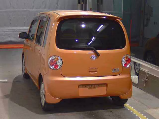 DAIHATSU MOVE LATTE